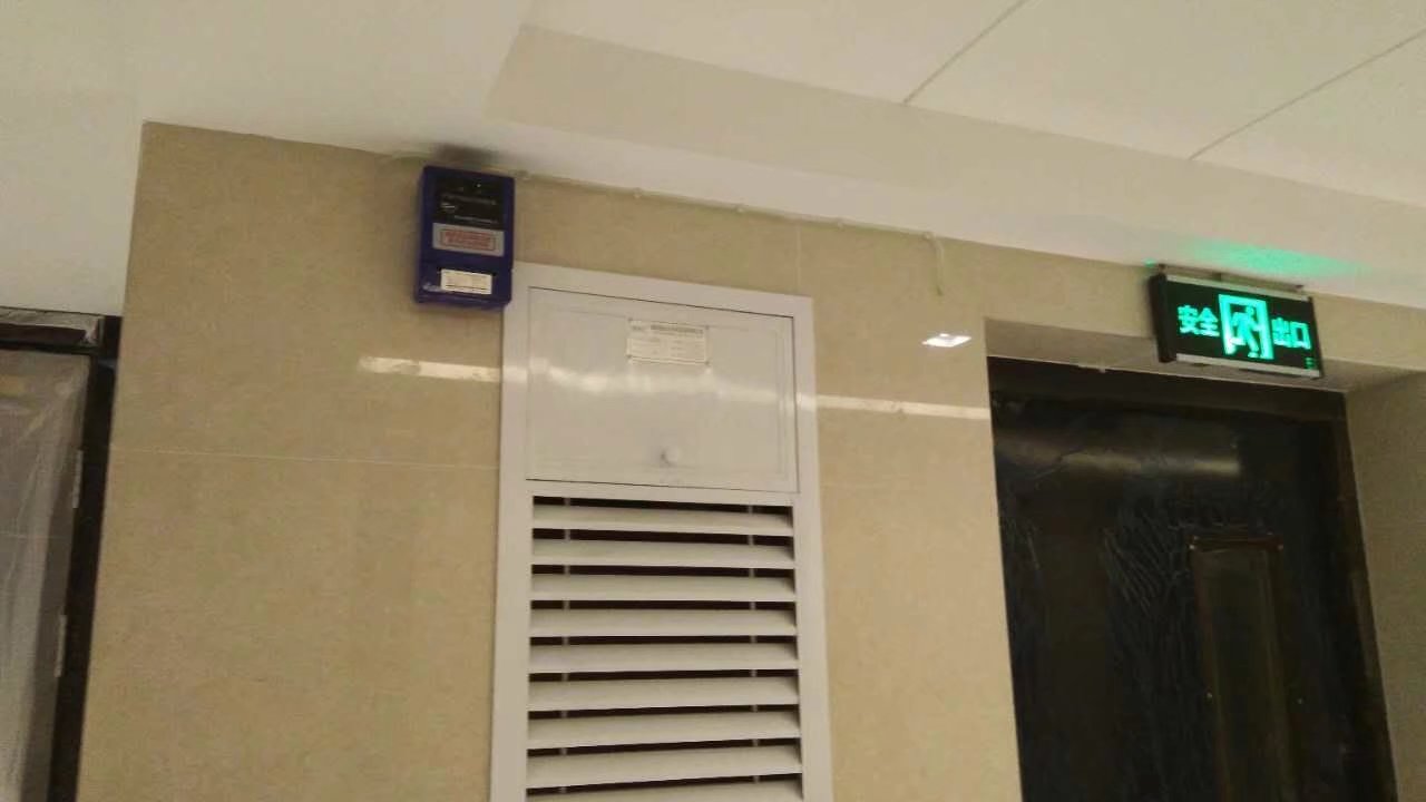 控制前室与楼梯间的风叶开关设备压差传感器