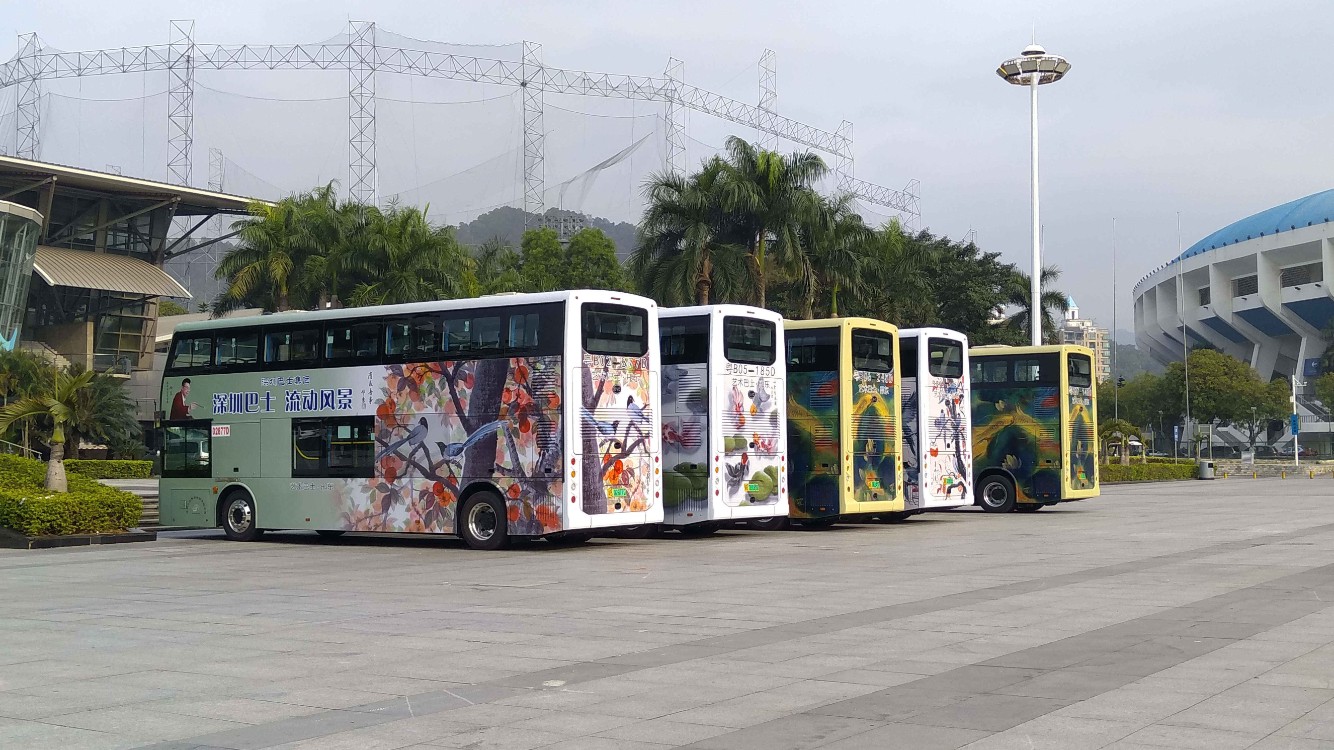 深圳经典视线双层巴士车身广告深南大道双层巴士公交车身广告