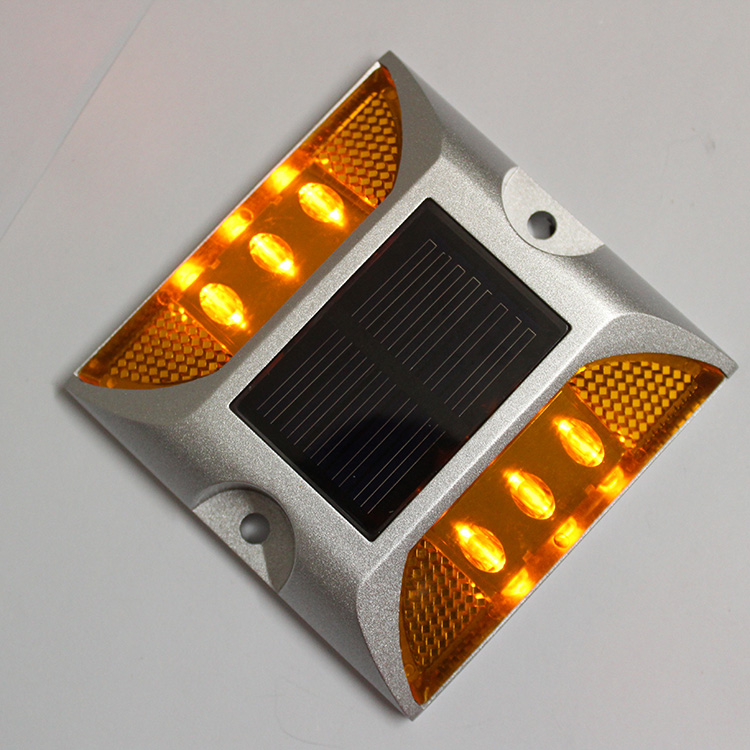 厂家正品直销太阳能双面反光铝合金LED光控感应道钉灯
