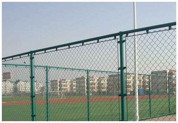 供应体育围栏网就在上海岑功金属丝网制品厂家