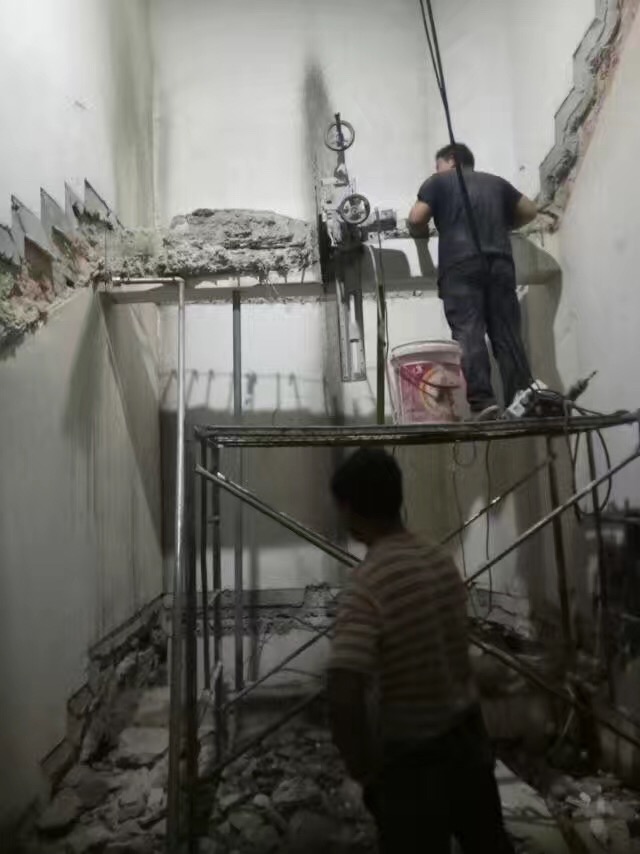 北京大兴拆除公司 室内拆除 地面拆除 开门洞 开窗