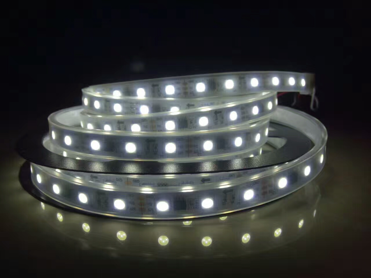 LED灯条-1米20段60灯-白光-12V-外置IC灯带