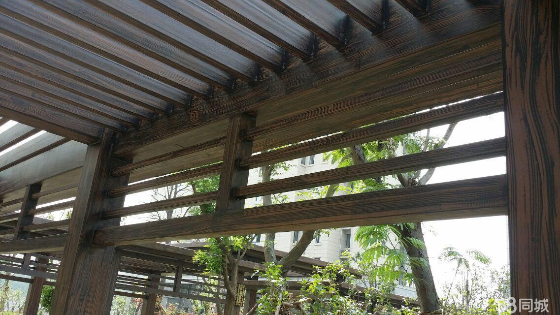 贵州钢结构通风口刷仿木纹漆涂料；车库雨棚木纹漆