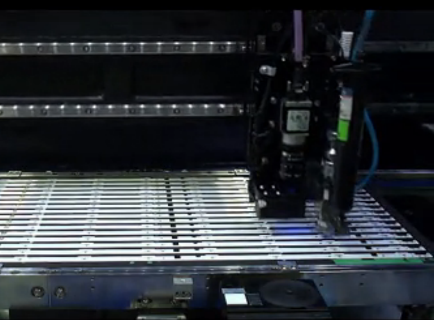 北京自动涂胶机 深隆STT1005 自动涂胶机 涂胶机器人 汽车玻璃涂胶生产线