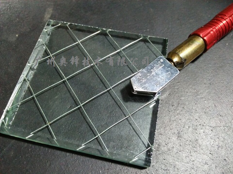 高透菱形格防爆夹丝玻璃 钢丝网方形格防火玻璃
