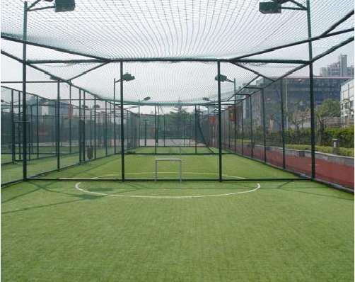 单层足球场围网 双横梁操场围网 4米高足球场安全围网