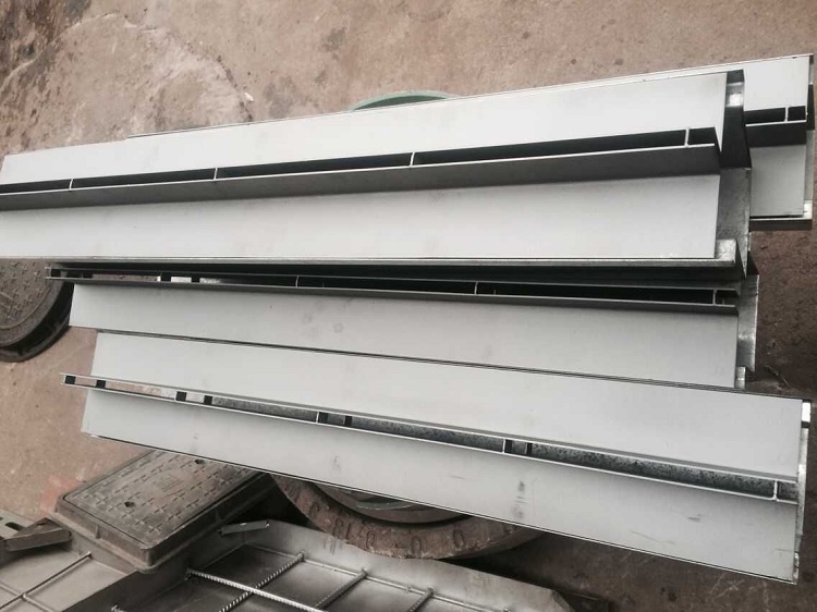 304不锈钢缝隙式线性排水沟 线性成品排水沟 可配不锈钢盖板
