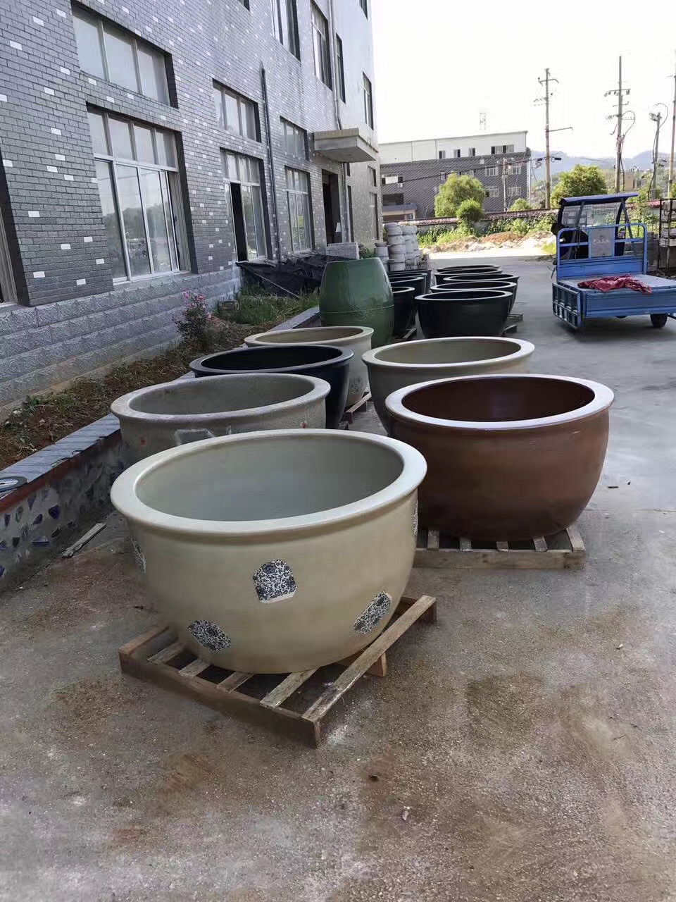 陶瓷洗浴大缸 日式温泉较乐汤1.1.2米颜色釉泡澡缸 风吕大缸厂家