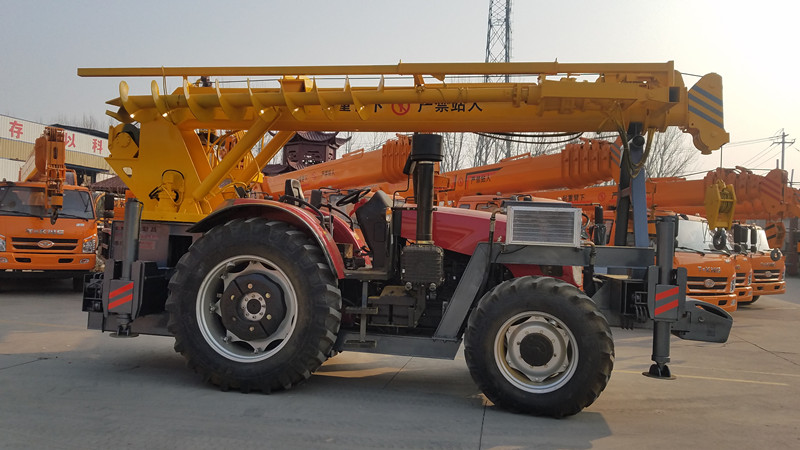 新款改装拖拉机吊车东方红12吨拖拉机吊车打桩一体机低价销售