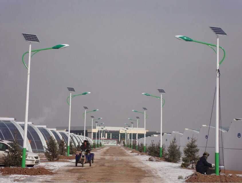 河北太阳能路灯厂家排名6米7米8米太阳能路灯价钱