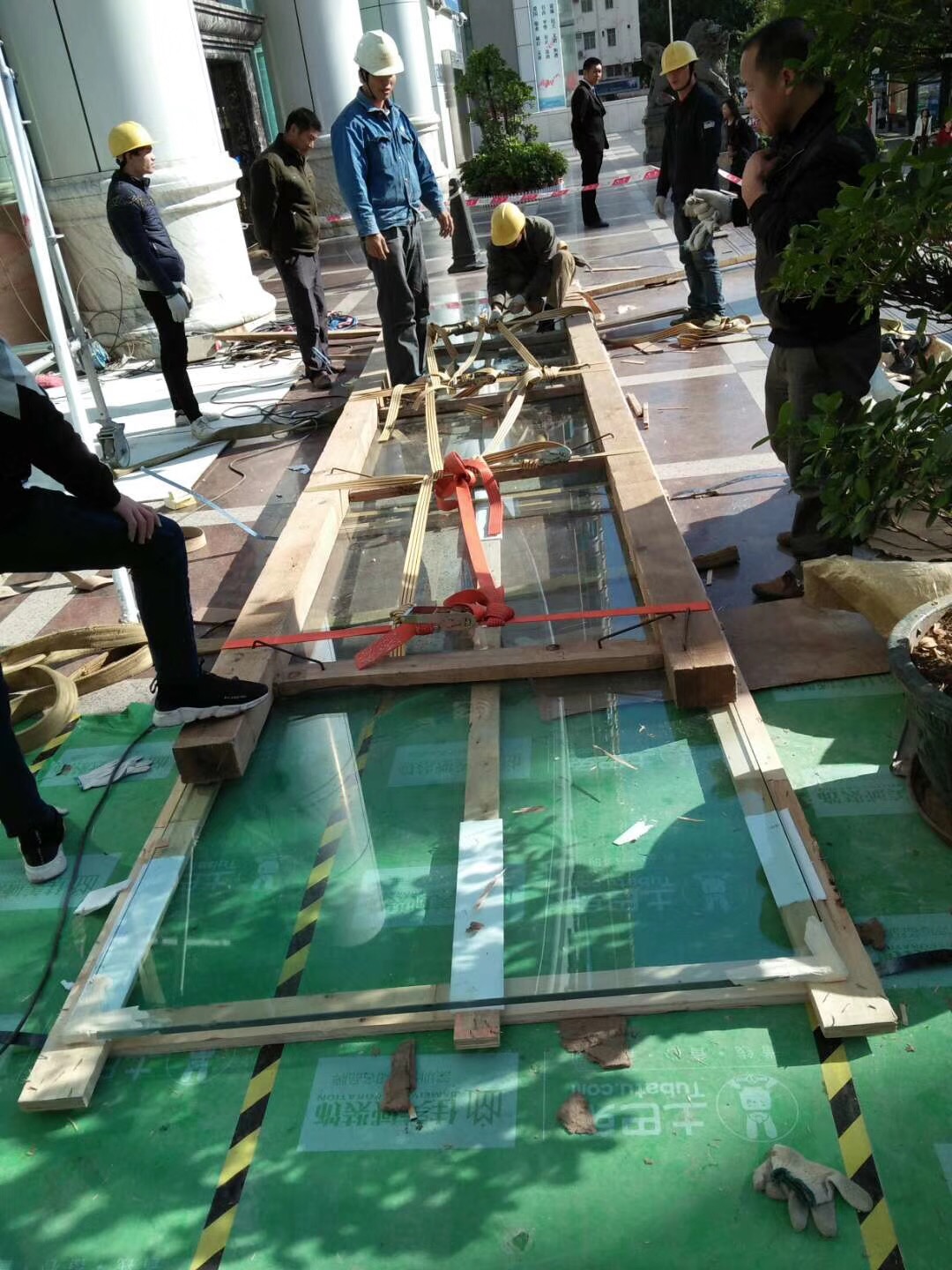 深圳看守所特种单透向玻璃更换安装维修多年维护施工团队