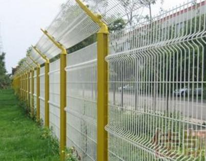 供青海围栏网和西宁养殖围栏网
