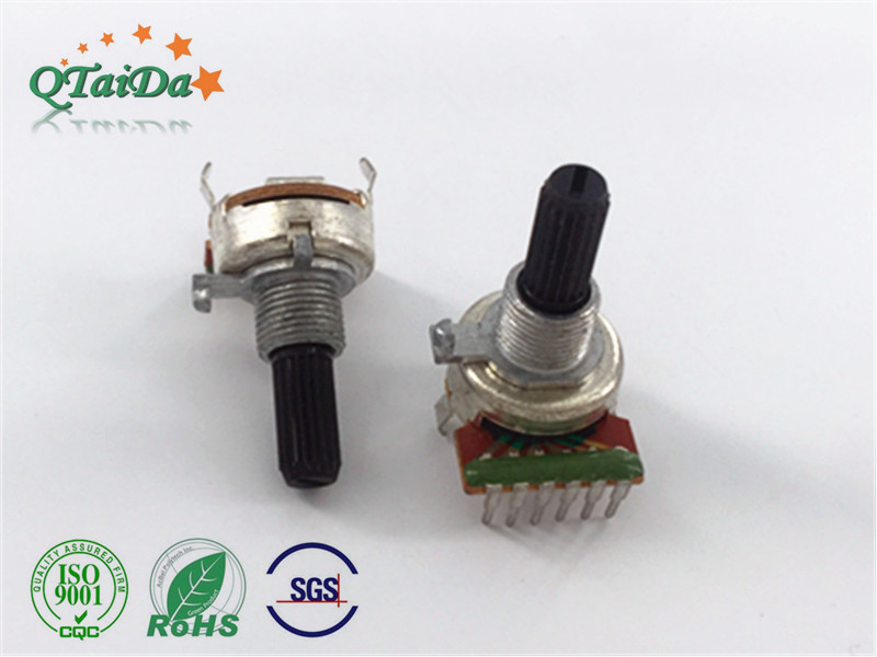 深圳厂家R1216塑胶轴电位器，双联弯脚插板式，双声可调电位器调音电位器