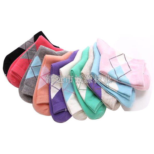 中国广东佛山袜子加工厂家订做中筒纯棉女袜 菱形女士袜