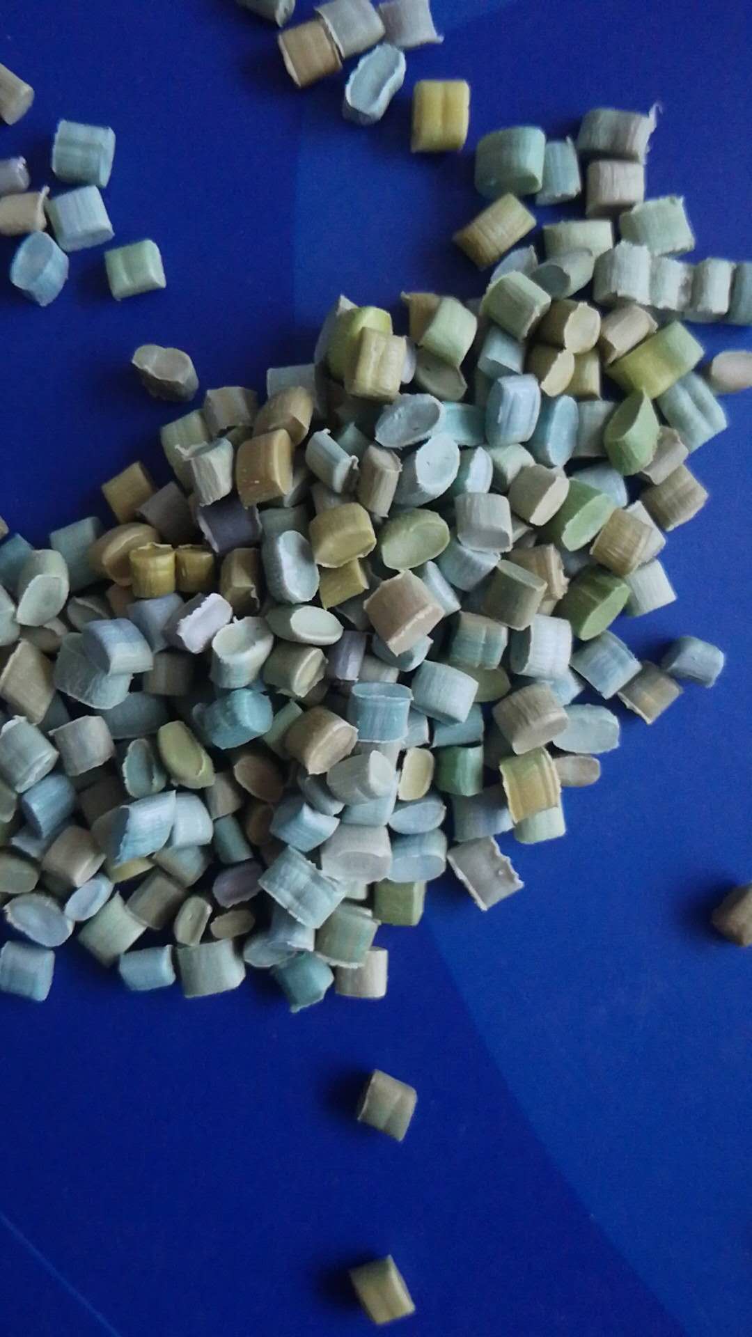 PE复合料颗粒，广东供应，绿色PE复合颗粒， 索样