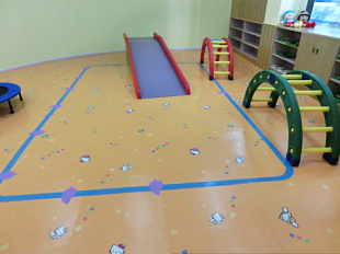佛山塑胶地板防静电胶地板同质透心卷材胶地板出厂价格