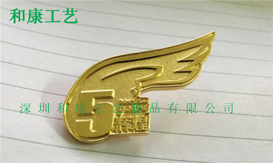 金属箱包logo商标制作 箱包金属logo铭牌定制 找广州定做金属标牌的厂家