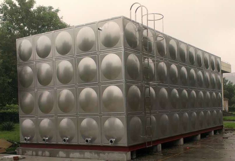 烟台不锈钢保温水箱消防水箱圆形水箱箱泵一体化地埋式水箱方形水箱冷水箱
