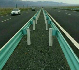 十堰高速公路护栏喷塑波形钢护栏