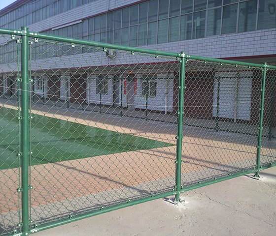 河北球场围网 体育场勾花护栏 学校篮球运动场围栏网
