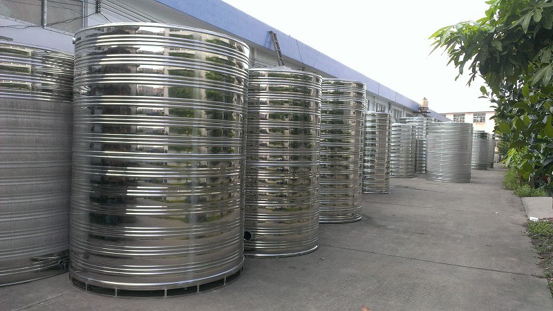 广东JH-409 专业生产不锈钢水塔，立卧式保温水箱，厂家直销圆形冷水箱