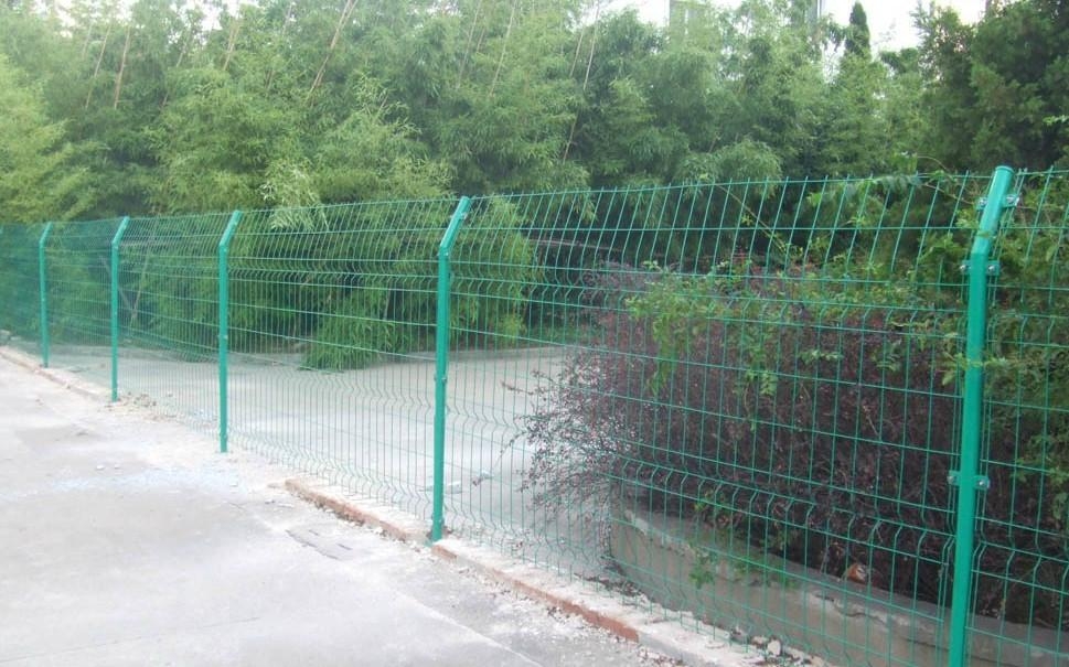 专业生产双边丝框架护栏 高速公路护栏网 绿色护栏网