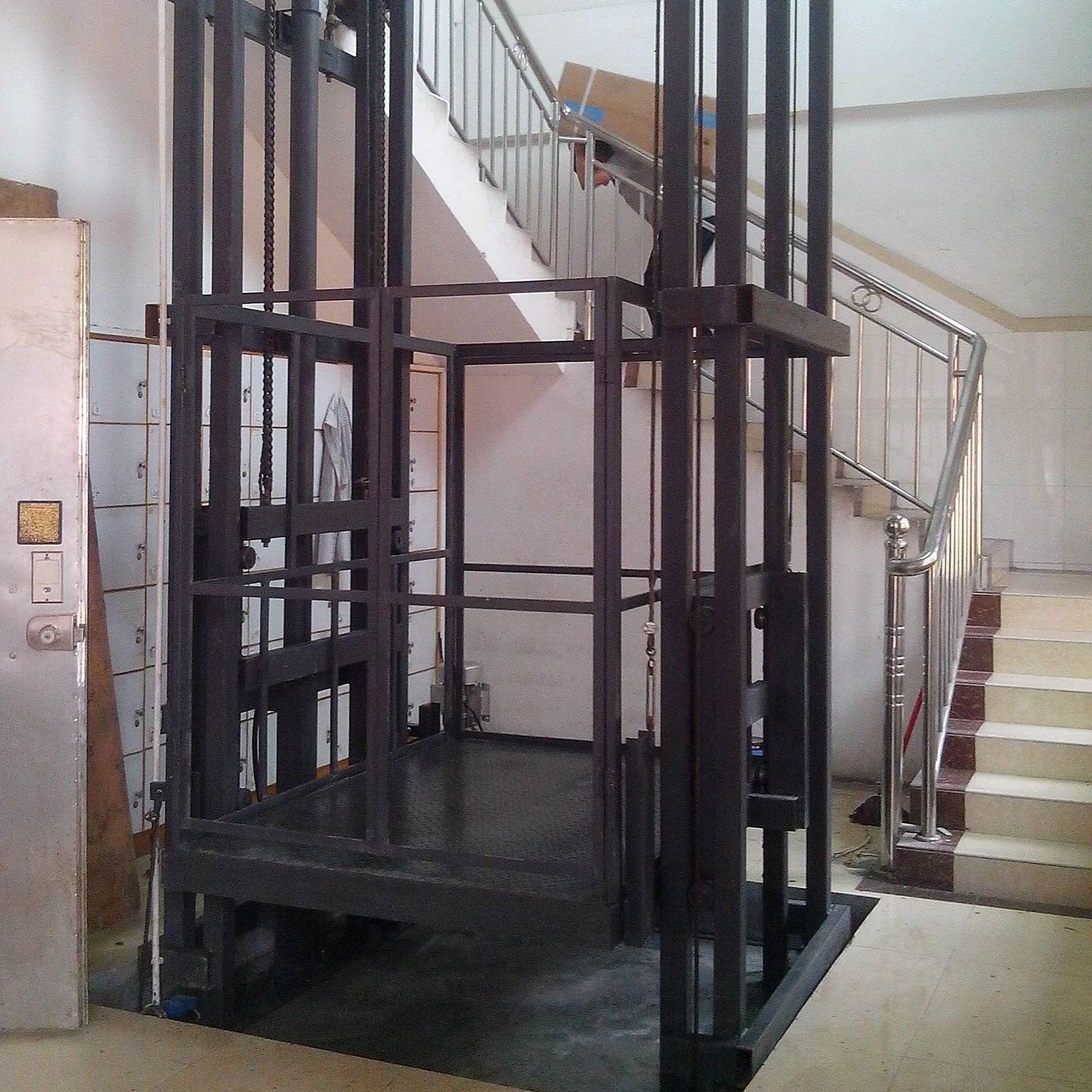 一楼到二楼升降平台就选茂阳升降机液压货梯导轨货梯升降货梯