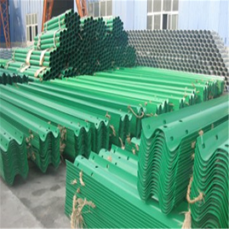广西扶绥公路波形护栏板厂家价格 绿色喷塑波形护栏板可包安装施工