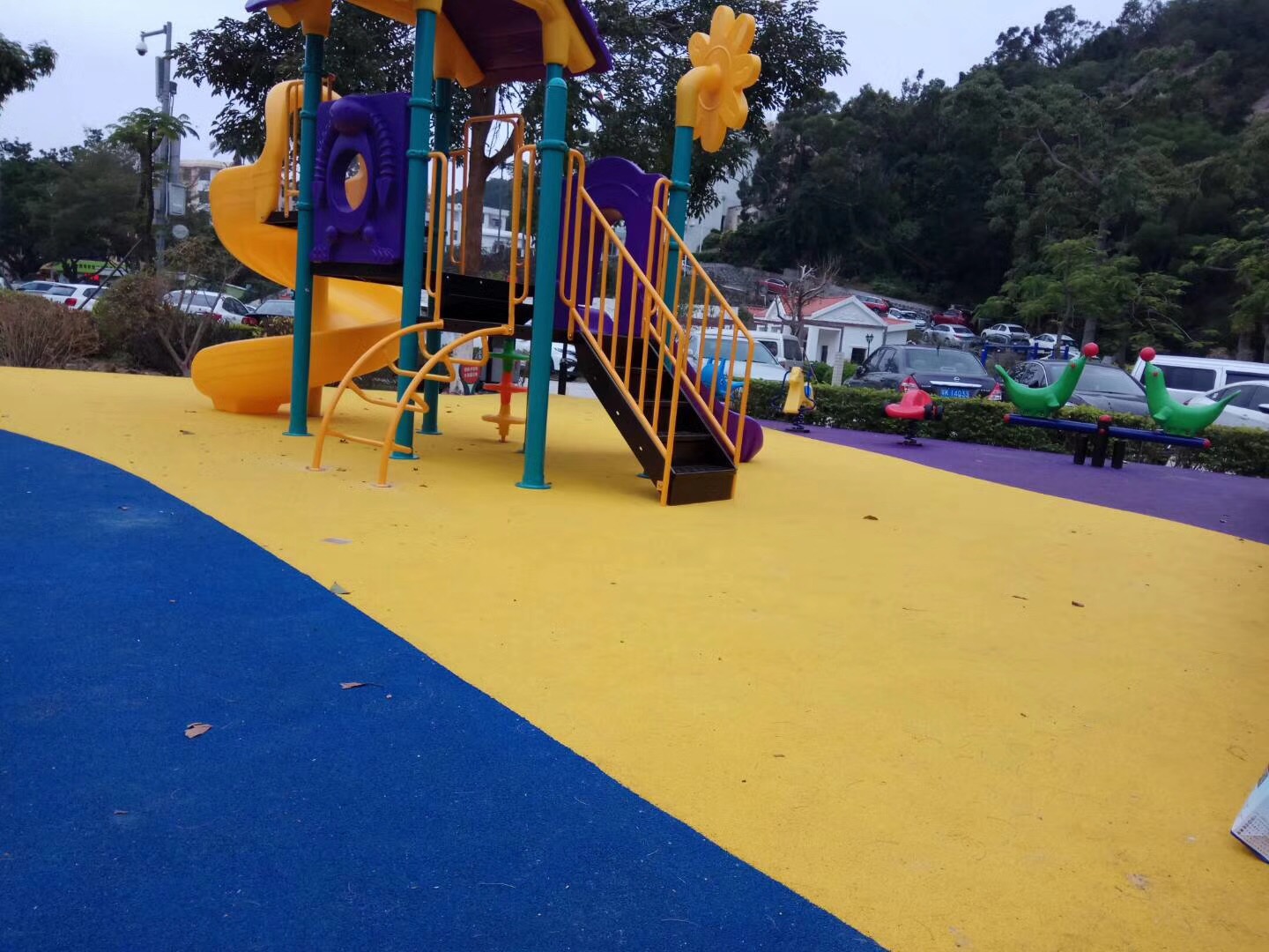 宜宾幼儿园EPDM橡胶弹性地面设计施工 儿童乐园彩色弹性地面游戏图案设计