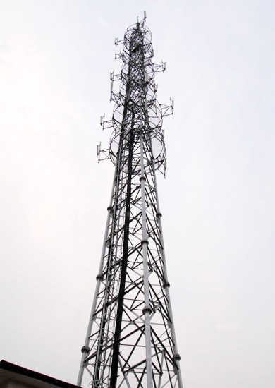 信丰公司供应制作楼顶异形通信微波铁塔、微波通信塔