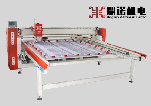 江苏棉被绗缝机专业生产厂家：鼎诺机电DN-8电脑绗缝机