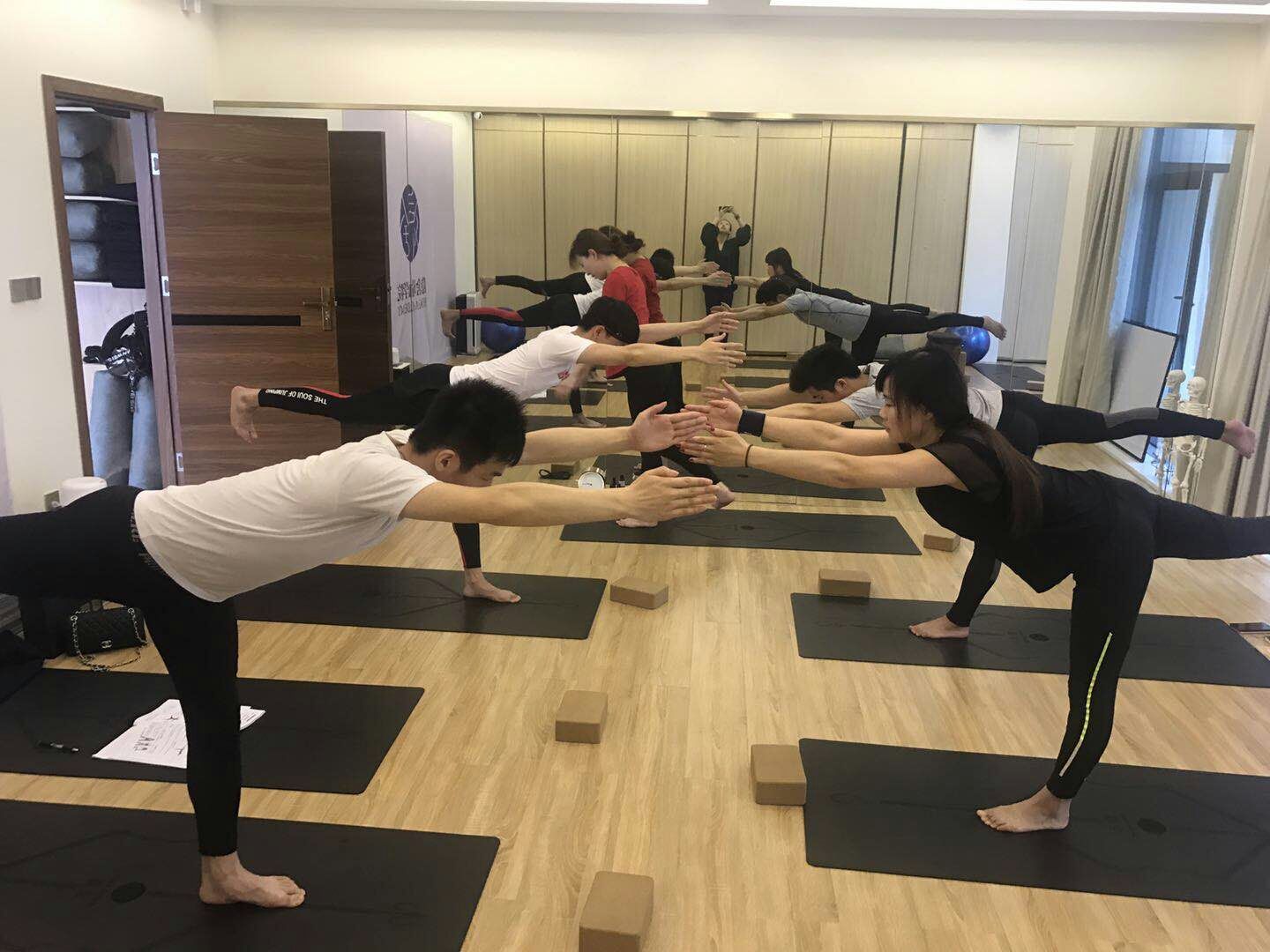 荆州零基础瑜伽培训那些机构好一点，荆州孕产瑜伽培训