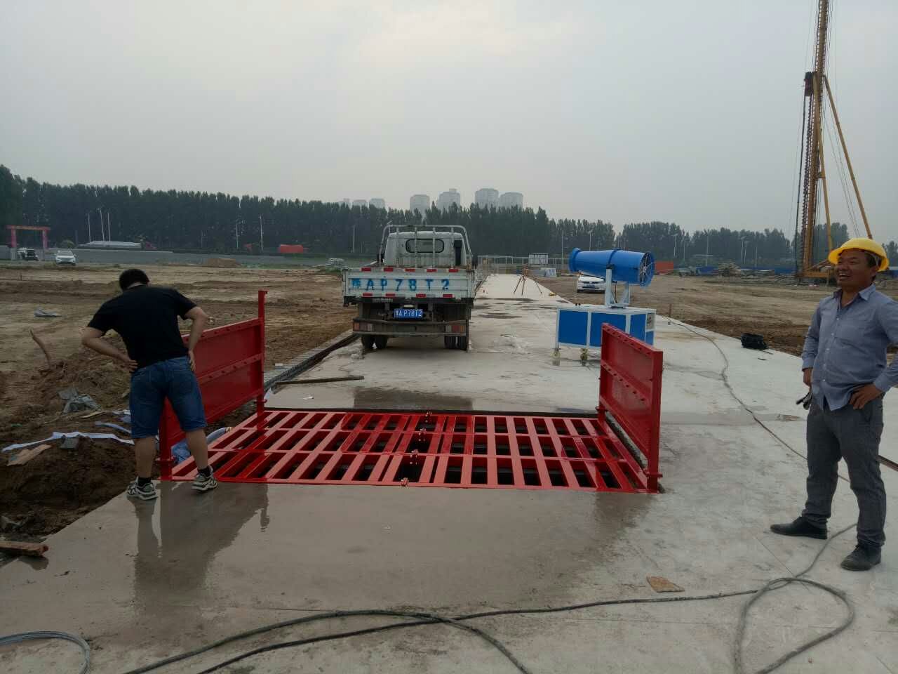 供应建筑工地洗车台平板式工程洗轮机