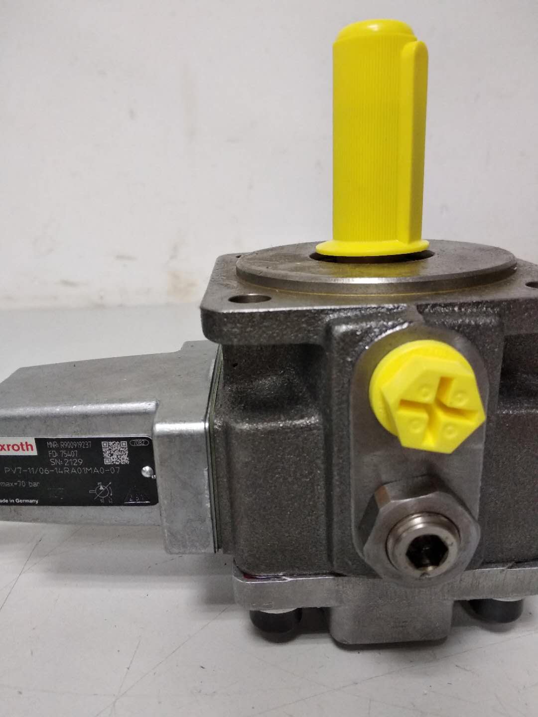 R900919237 PV7-1X/06-14RA01MA0-07 液压泵
