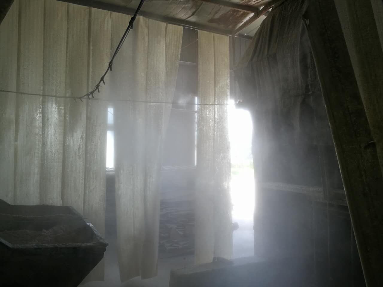 玻璃厂喷雾降尘设备