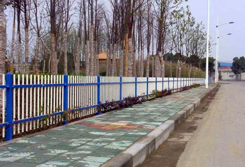 锌钢道路护栏质量可靠造型美观