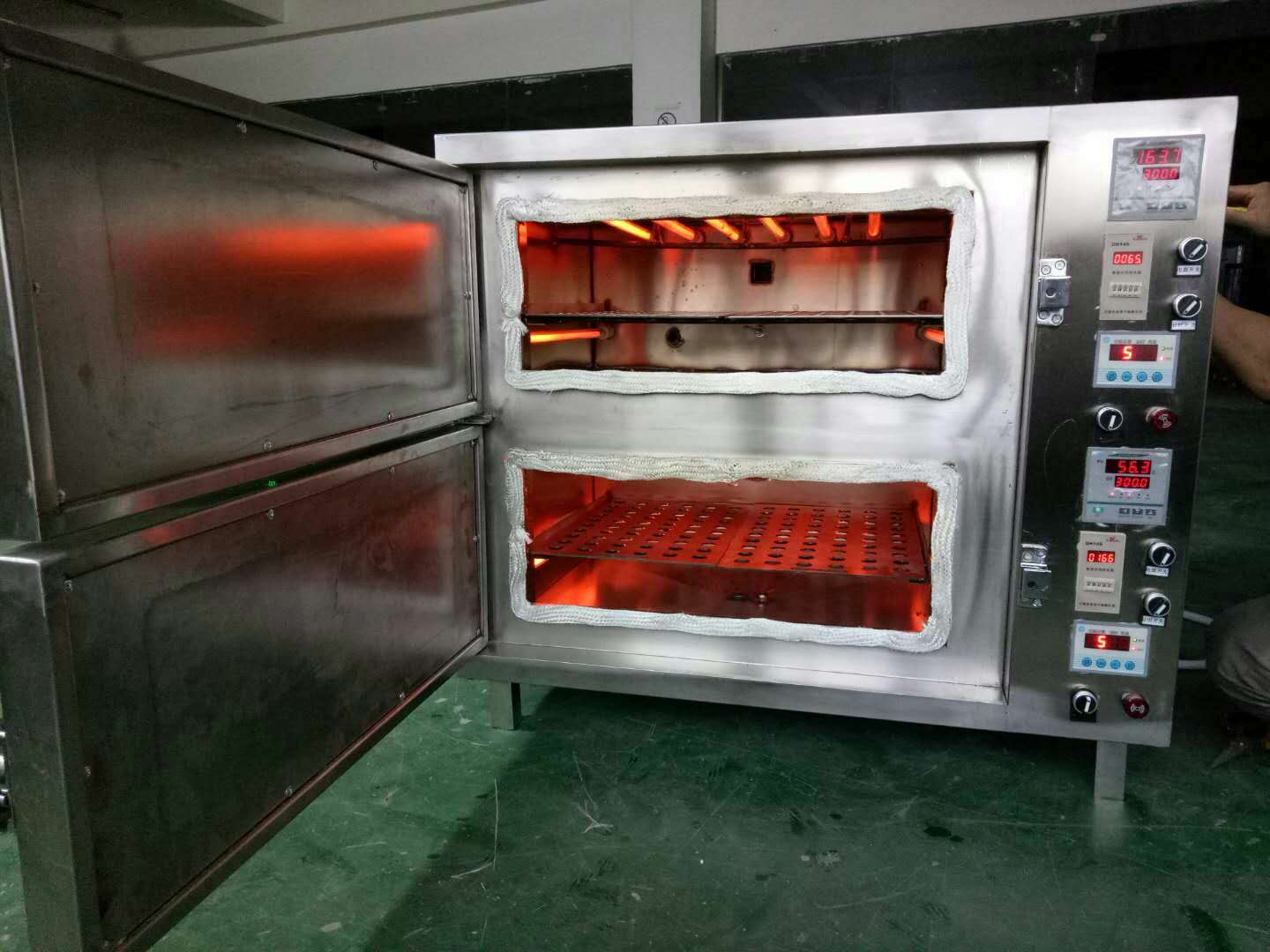 供应双层烤2条鱼的烤箱 石英玻璃加热管的烤鱼箱