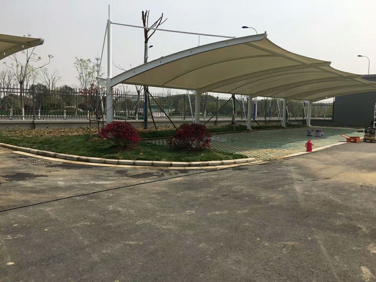 九江汽车遮阳蓬设计汽车遮阳棚价格厂家汽车停车棚方案