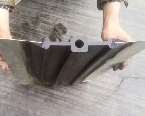 河北明漫 厂家直销钢边平板式橡胶止水带 钢边止水带定制厂家