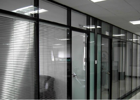 专业承接不锈钢铝合金钢化玻璃隔墙、隔间、门窗玻璃等装修一条龙服务