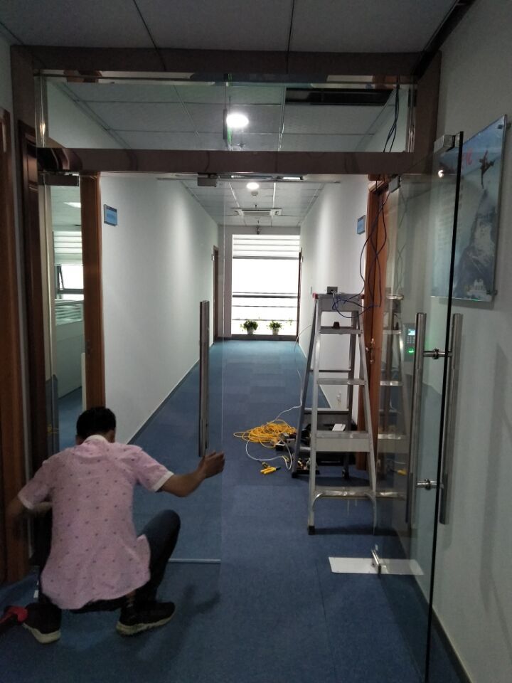 南京玻璃门维修安装