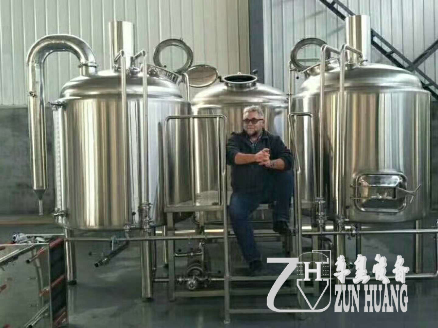 精酿啤酒设备首先山东尊皇
