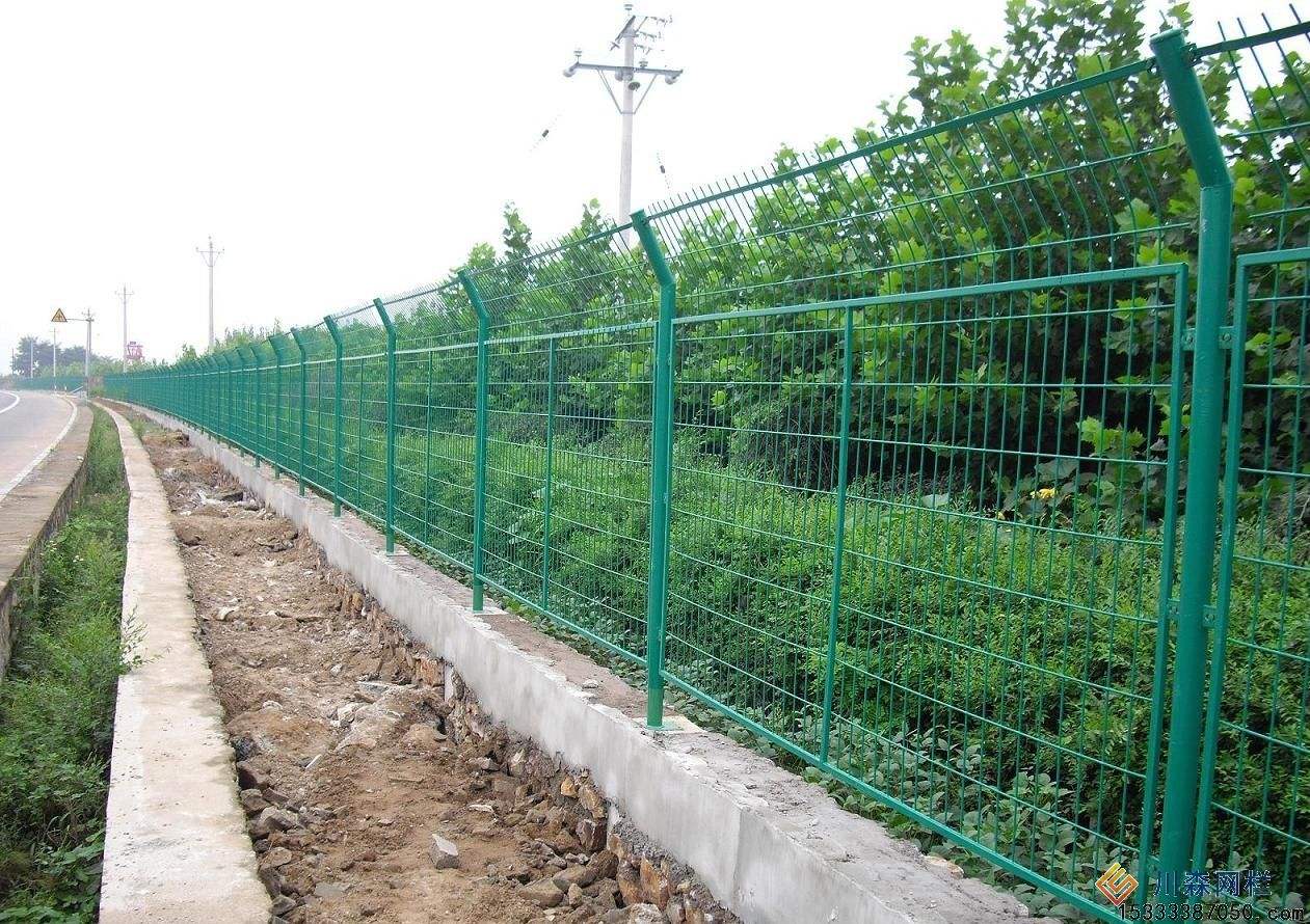 双边丝护栏网高速公路防护网山坡铁丝防护网