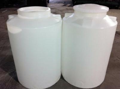 广东厂家直销 200l圆形pe塑料加药箱 水处理滚塑加药箱投药箱