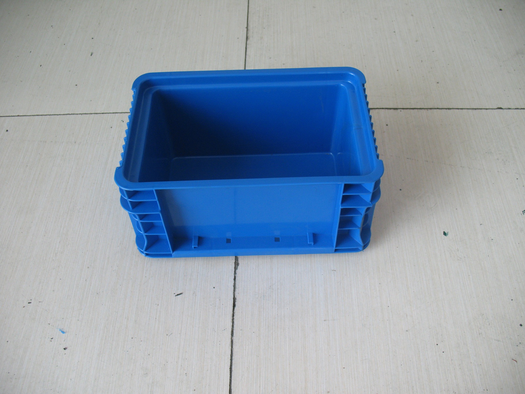 上海蓝色大众标准塑料物流箱