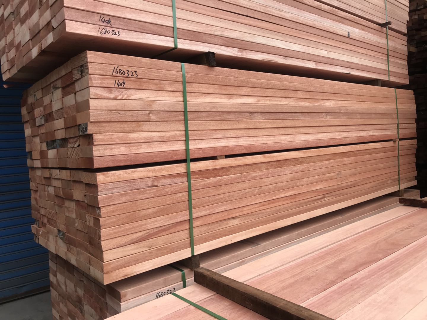 红梢木木材红梢木板材规格定制建筑木条方