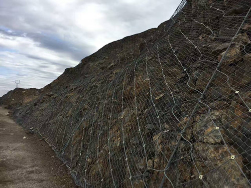 新疆落石防护网,乌鲁木齐被动防护网施工,山坡加固防护网