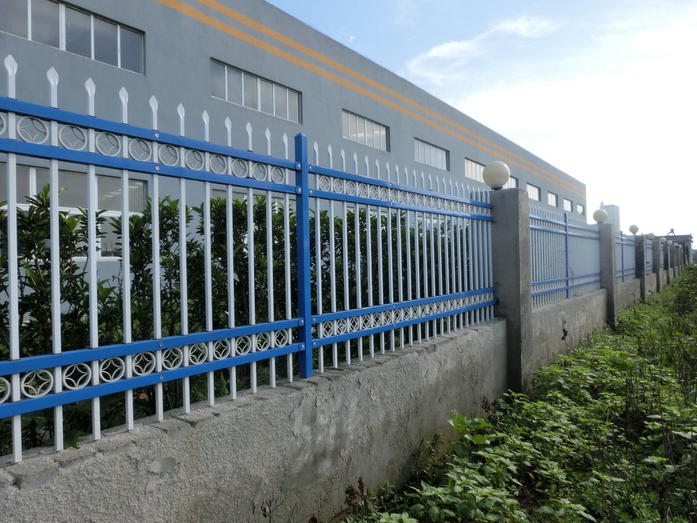 贵州定制各种新型镀锌护栏网 锌钢护栏 阳台护栏 出口品质
