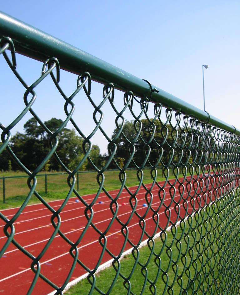 贵州学校运动场围栏网、小区体育场护栏网