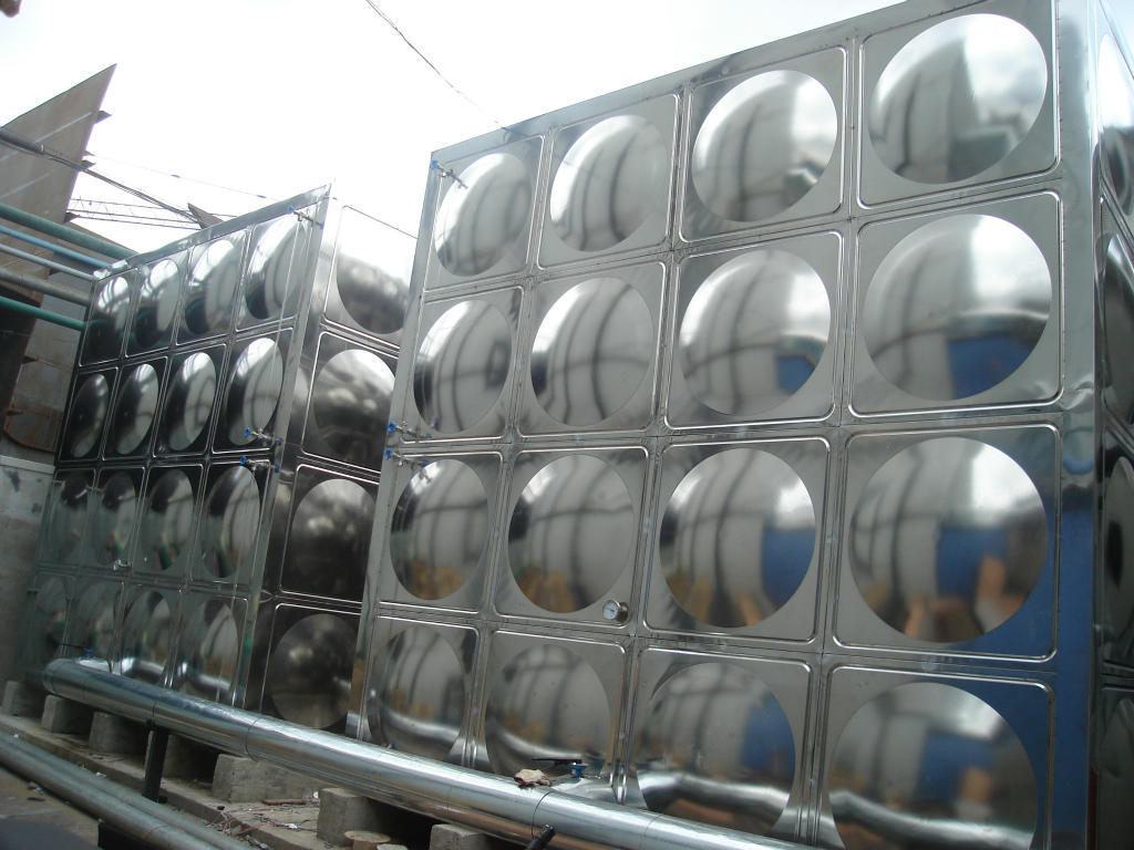 方形消防水箱价格，不锈钢保温水箱定制，不锈钢水箱